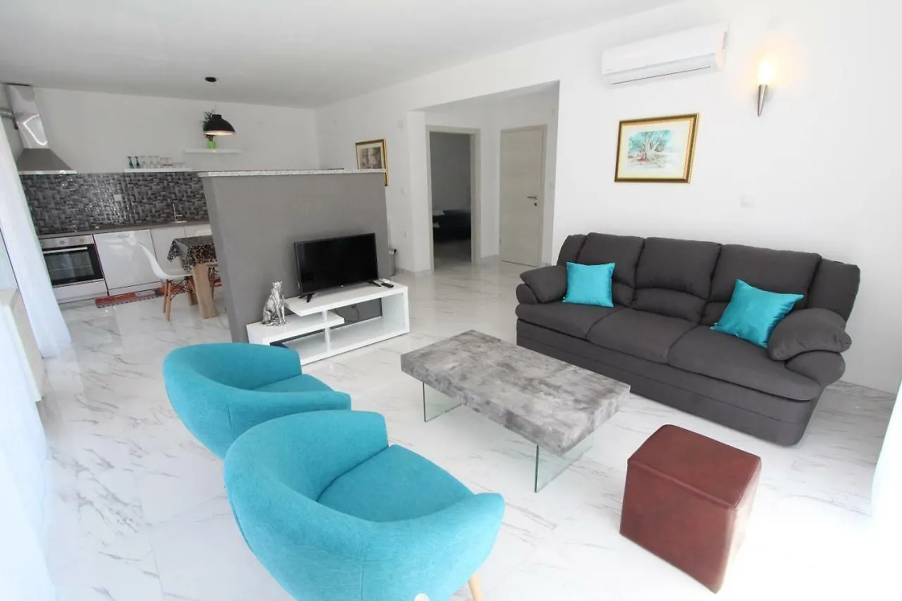 Apartment Karlo 2 Ровинь