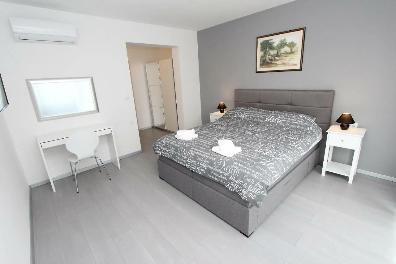 Apartment Karlo 2 Ровинь 0*,  Хорватия