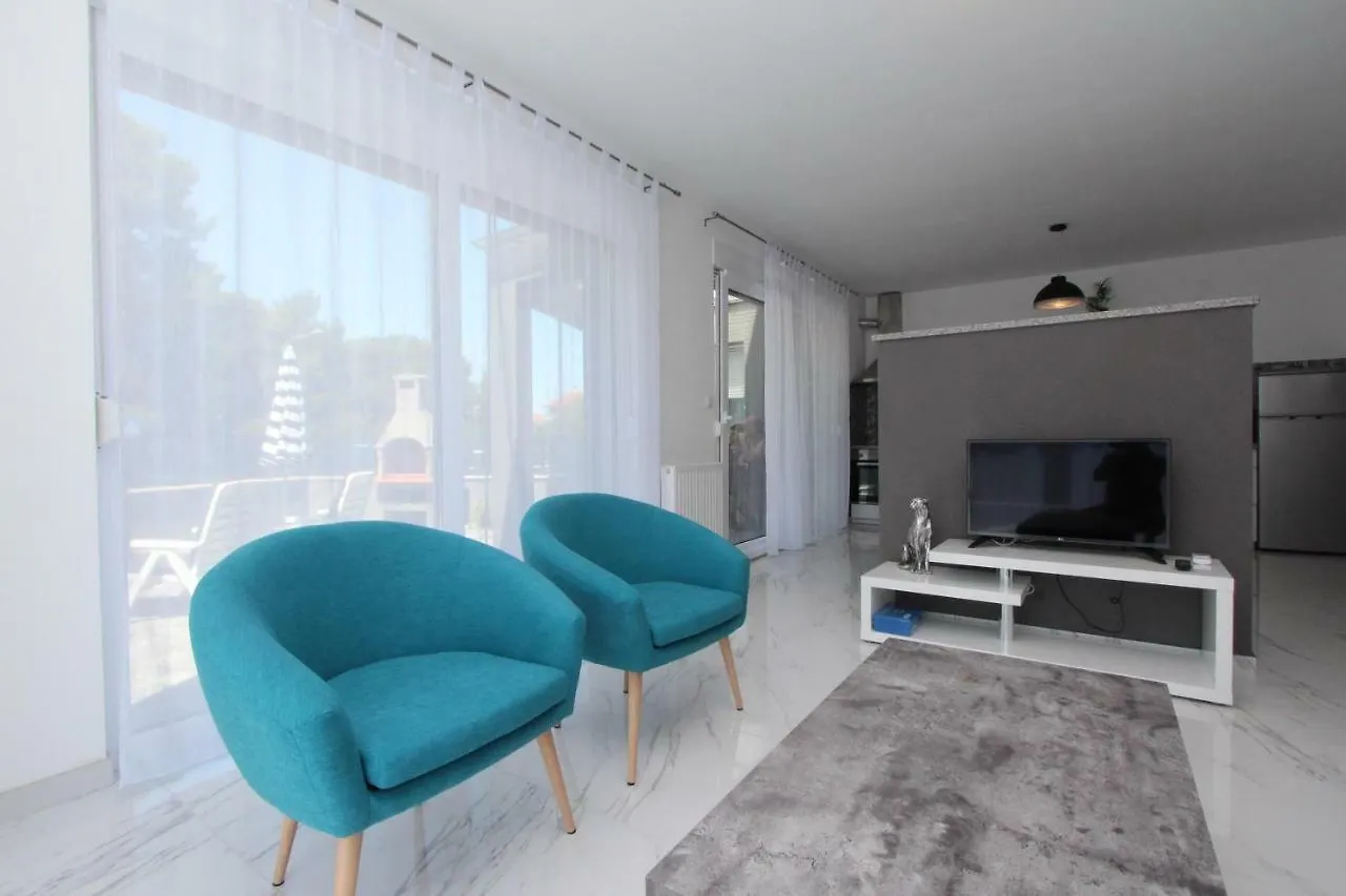 Apartment Karlo 2 Ровинь